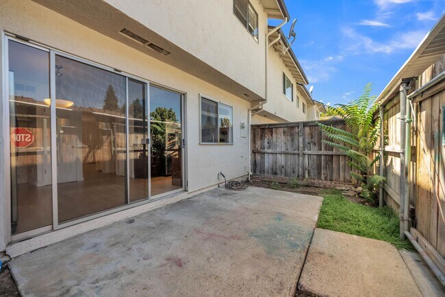 Building Photo - 3926 Oak Villa Cir
