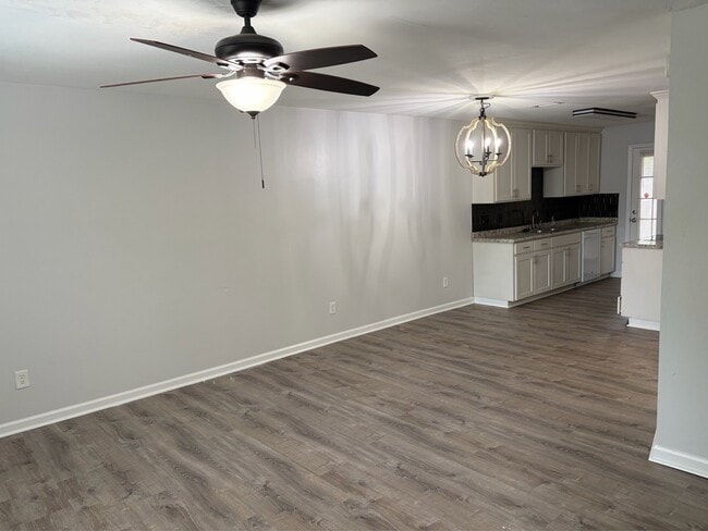 Building Photo - 2052 Darnell Cir