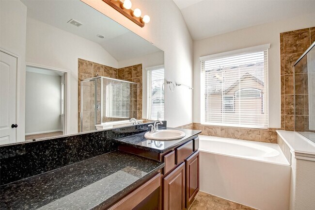 Building Photo - 20 Cheswood Manor Court
