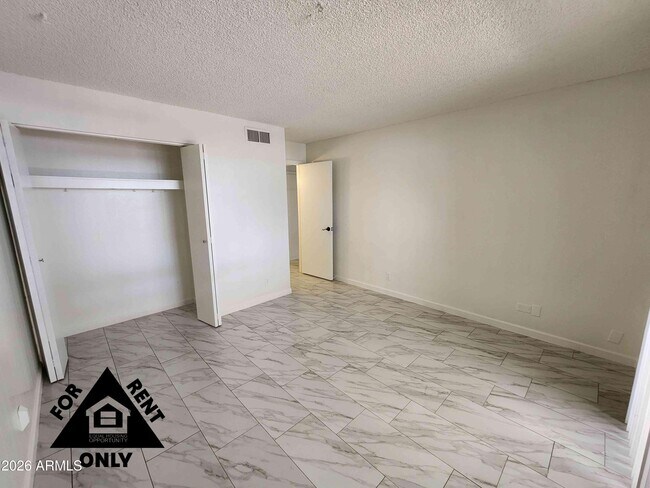 Building Photo - 7132 W Wolf St