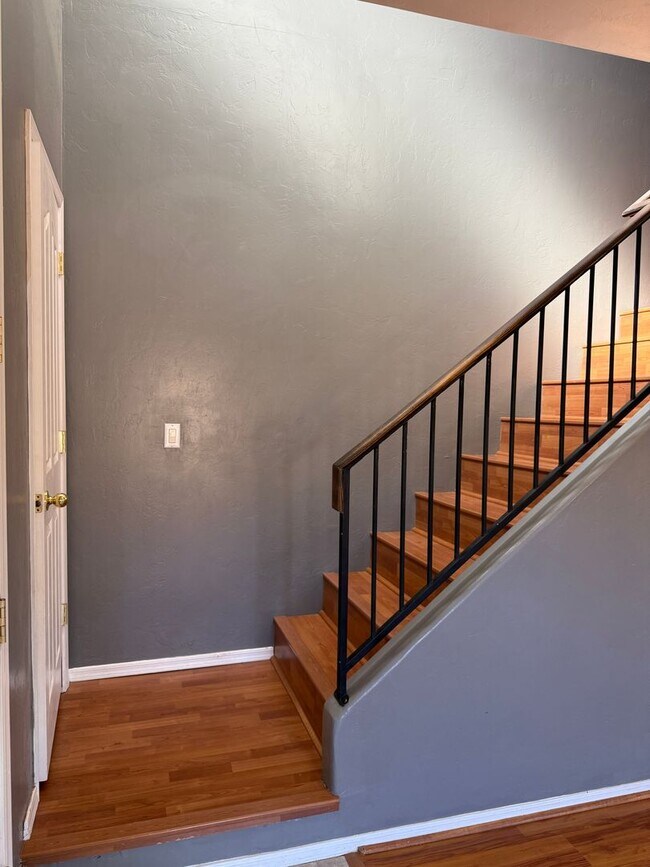 Building Photo - Beautiful 3-bed, 2-bath corner lot home in the desirable Riverhaven Community