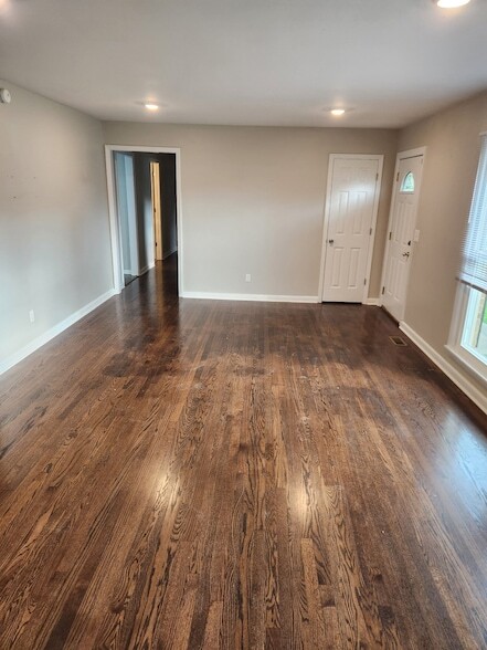 Building Photo - 1306 White Blvd
