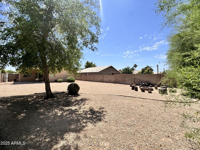 Building Photo - 9138 W Ross Ave
