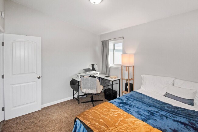 Building Photo - 2131 Ilex Ave