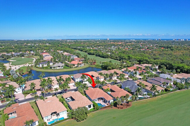 Building Photo - 528 Les Jardin Dr