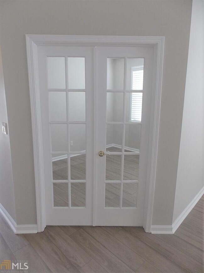 Building Photo - 2310 Applegate Ln