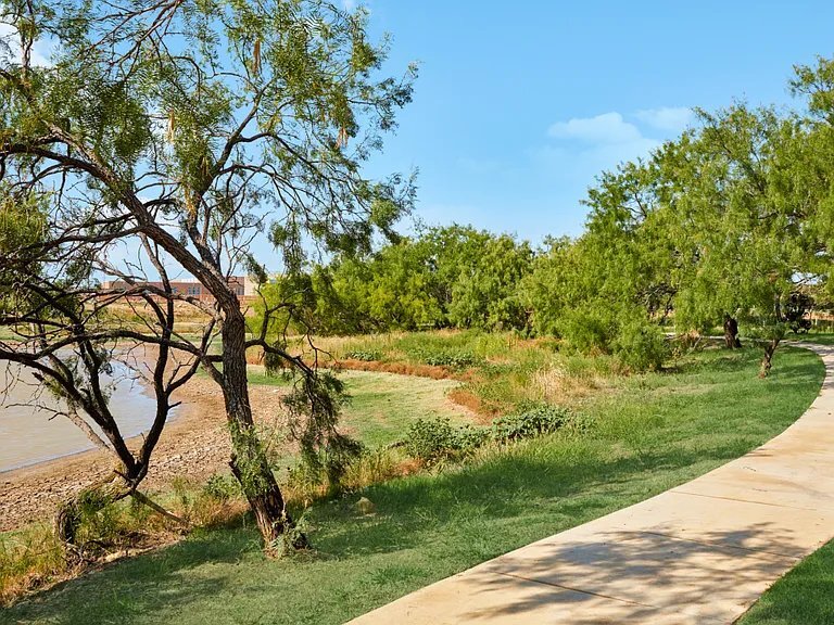 Building Photo - 2513 Guineas Ln