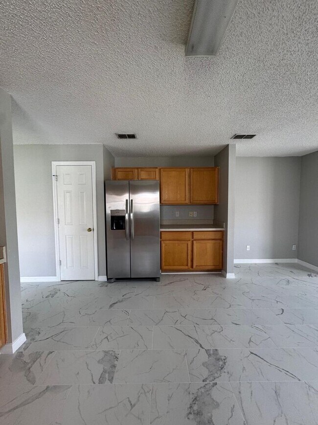 Building Photo - Spacious 4 bedroom house in Waterford Chase