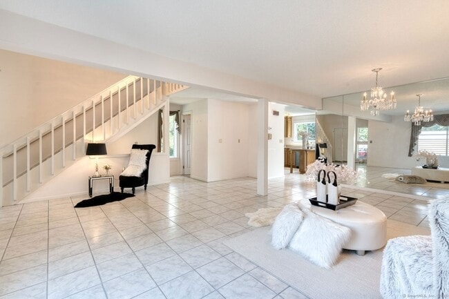 Building Photo - 592 Mountain Rd