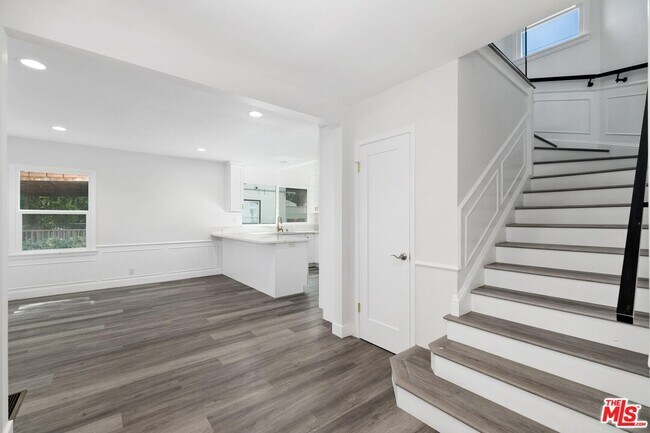 Building Photo - 8918 Cadillac Ave