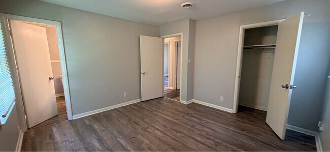 Building Photo - 3058 Boswell Dr NW