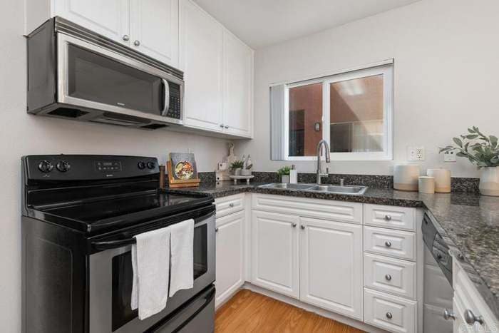 Building Photo - 17131 W Bernardo Dr