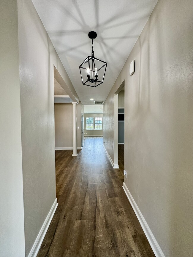 Building Photo - 920 Hanson Dr
