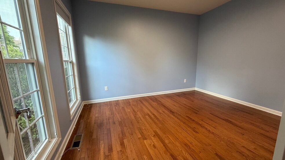 Building Photo - 281 Sterling Dr