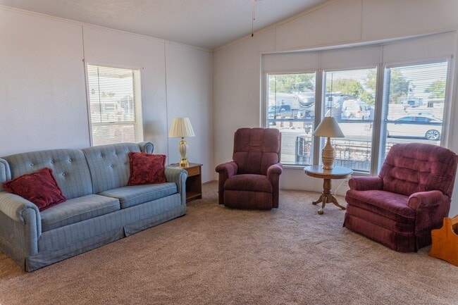 Building Photo - Cozy & Bright Manufactured Home in Fortuna Foothills – Furnished or Unfurnished!