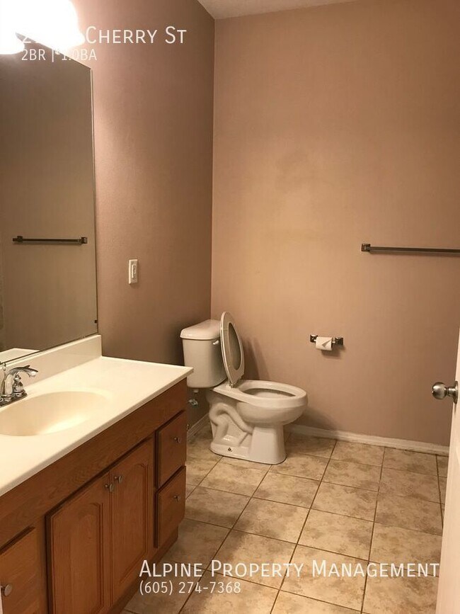 Building Photo - 2 Bedroom Townhome for rent in Lennox, SD!!