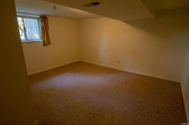 Building Photo - 10 Gary Glen Dr