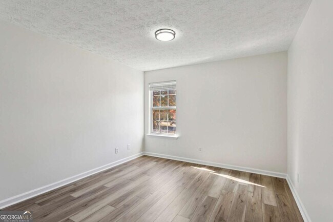 Building Photo - 300 Carrington Way