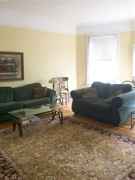 Building Photo - 45 Ayrault St