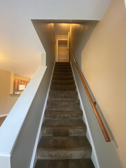 Building Photo - 68115 Tinmar Dr