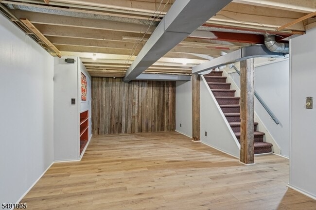 Building Photo - 16-21 Split Rock Rd