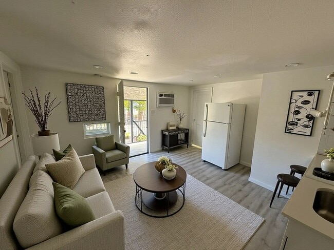 Primary Photo - 302 MLK Dr