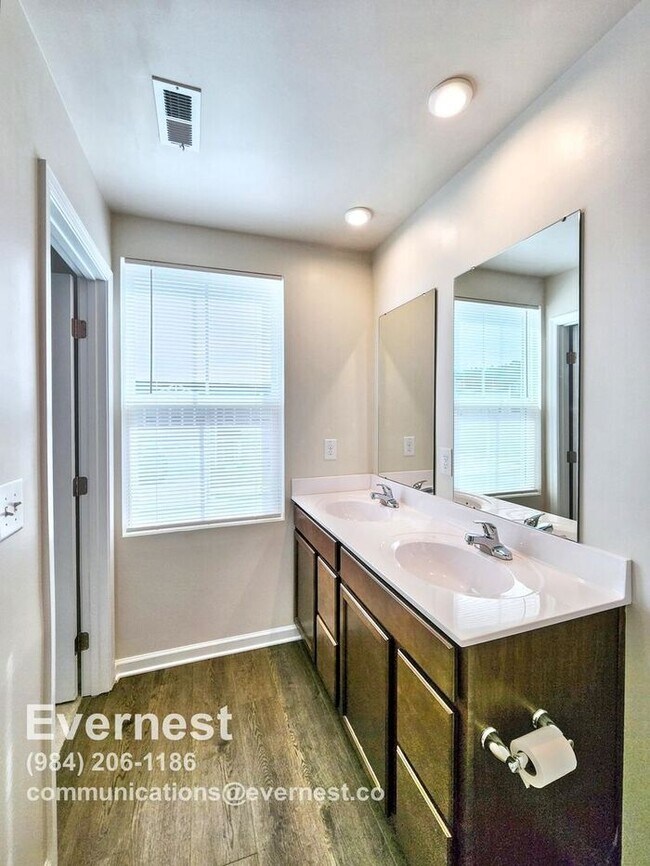 Building Photo - 4469 Captain Falls Dr
