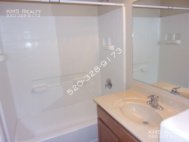 Building Photo - 6027 S Avenida Las Monjas