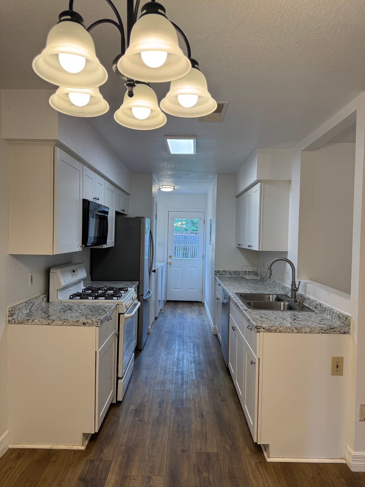 Building Photo - 1749 Horseshoe Cir