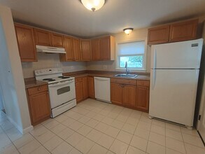 Building Photo - 459 Appleton St