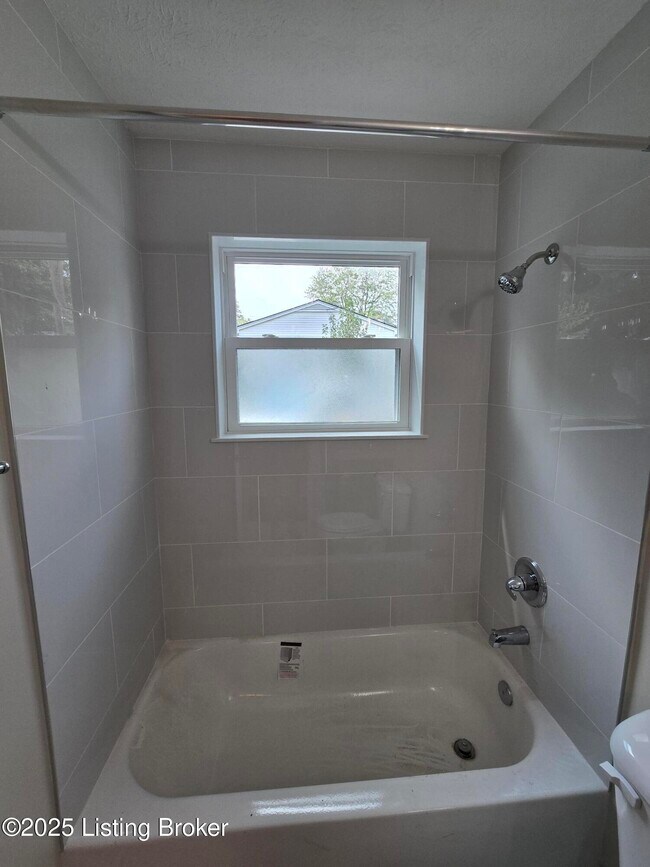 Building Photo - 9124 Kenlock Dr