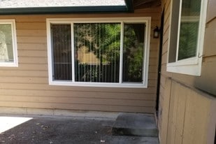 Building Photo - 3324 NE Lancaster St