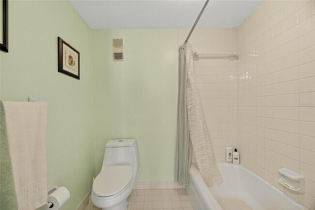 Building Photo - 7100 Sunshine Skyway Ln S