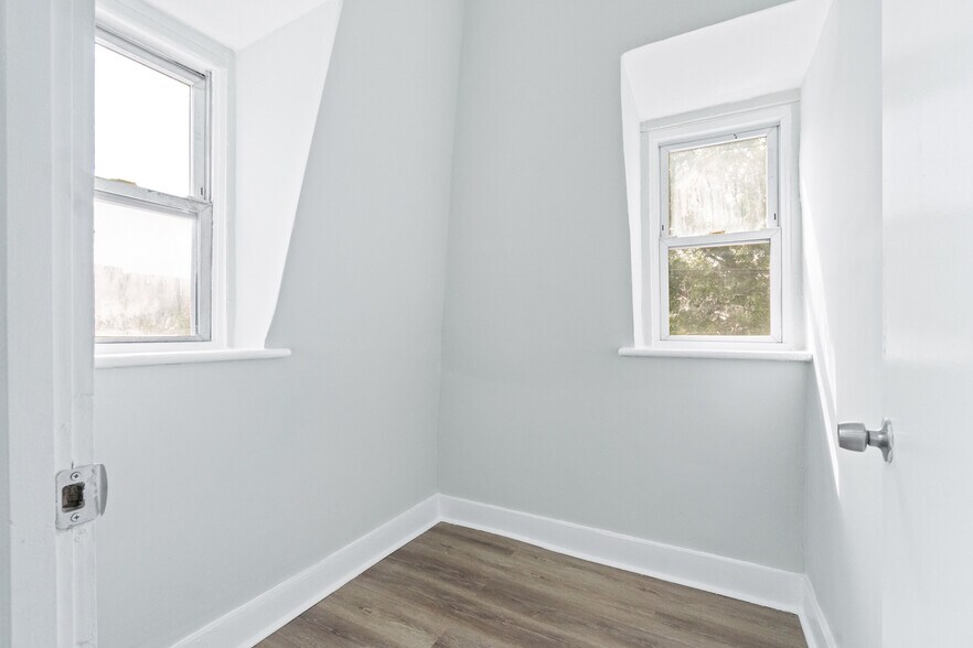 Bonus Room - 114 Littleton Ave