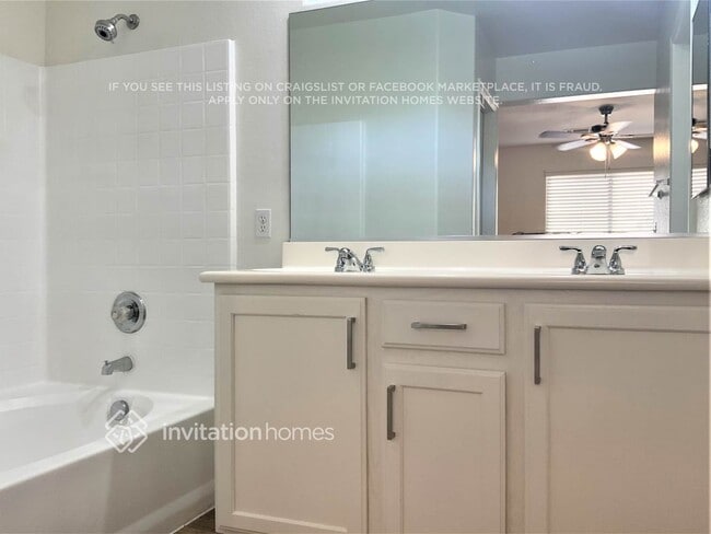 Building Photo - 539 Eresma St