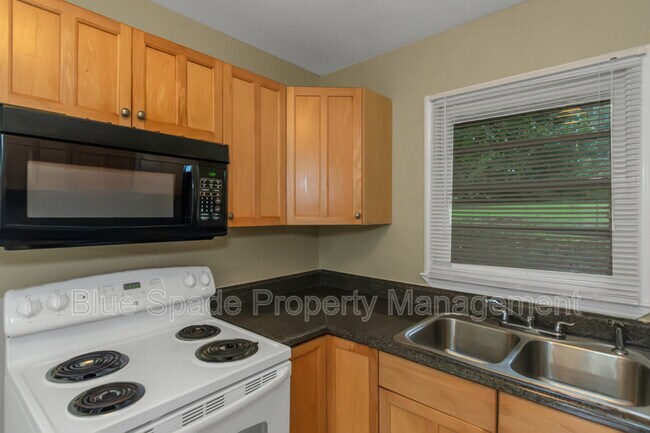 Building Photo - 1862 Posten Ln SW