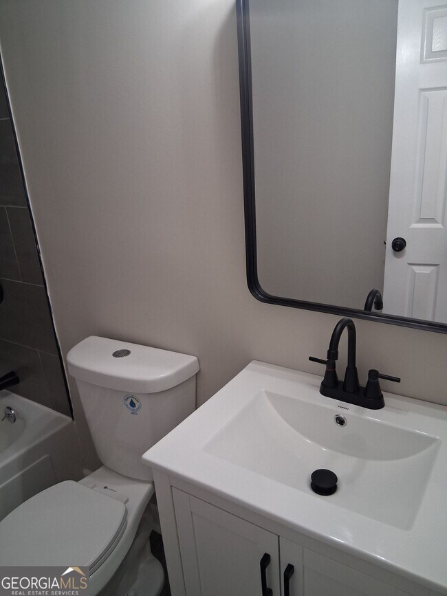 Building Photo - 8229 Queens Dr