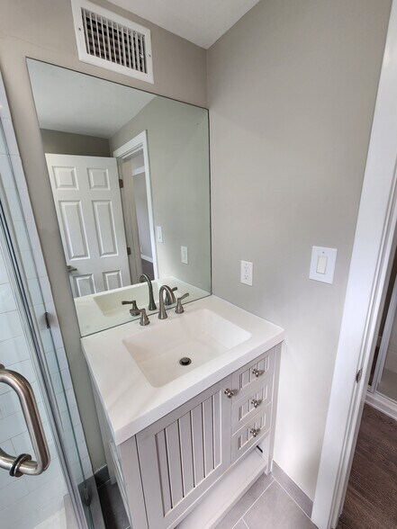 Building Photo - 17200 Willard St