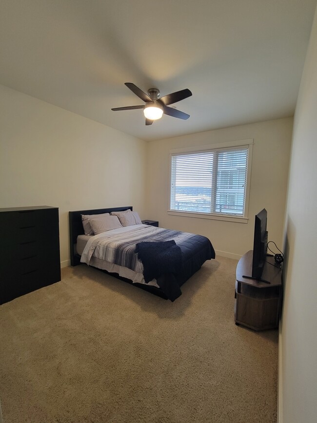 Building Photo - 400 Washington Ave