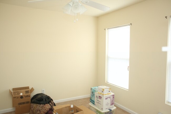 Building Photo - Webland Park Townhome