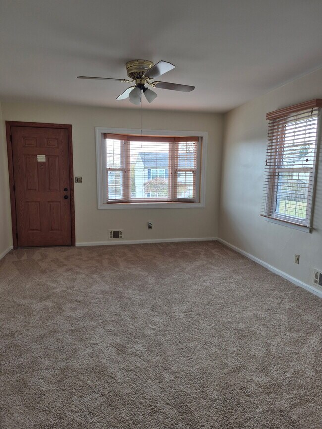 Building Photo - 2820 Illinois Ave