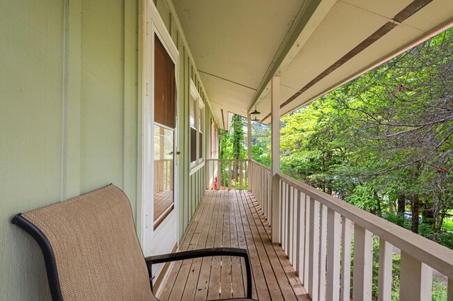 Building Photo - 3-Bedroom Home in North AVL with Studio an...