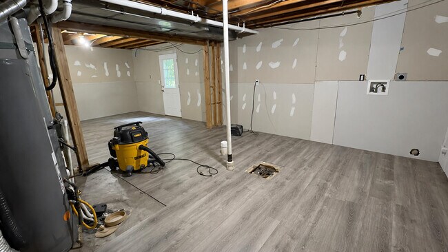Building Photo - 5318 Godas Cir