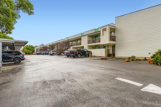 Building Photo - 2200 Dickson Dr