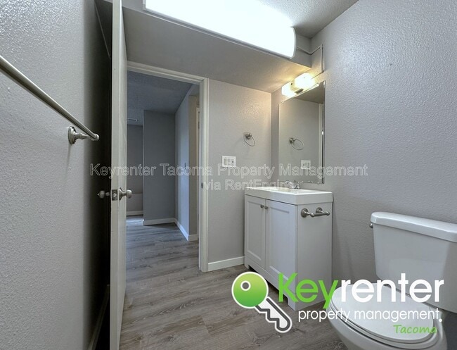 Building Photo - 2215 N Madison St