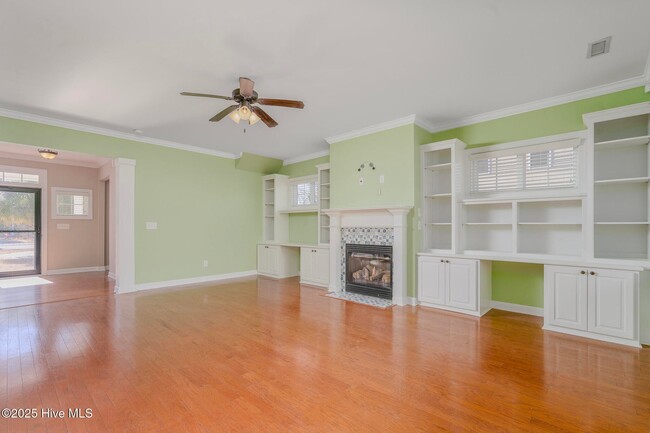 Building Photo - 402 Marsh Island Dr