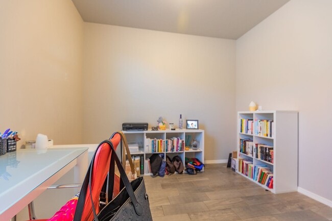 Building Photo - Beautiful 3 Bedroom/2 Bath Home