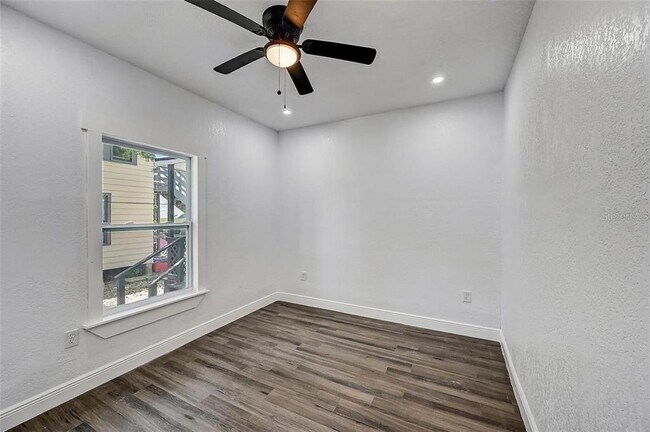 Building Photo - 1622 Ballard Park Dr
