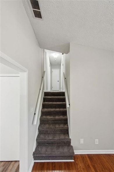 Building Photo - 2453 Falcon Ct
