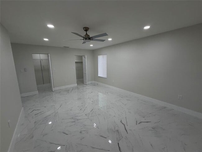 Building Photo - 1360 NW 94th Ave